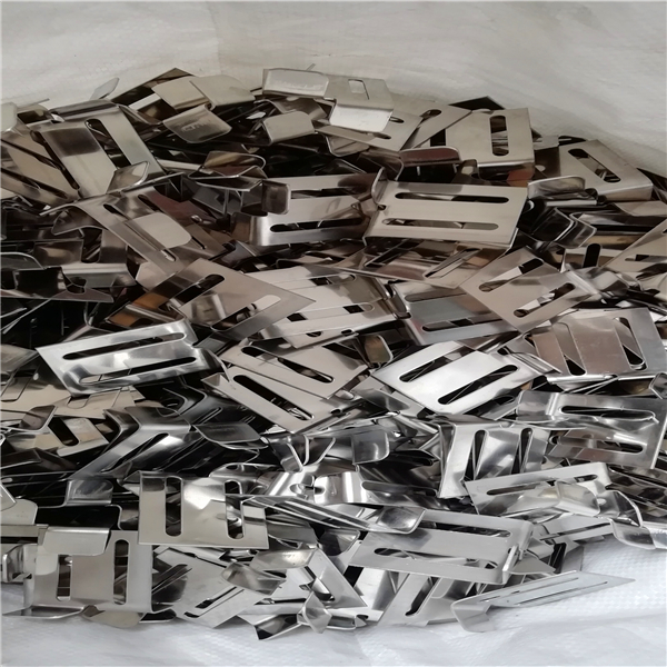 保温装饰一体板挂件厂家